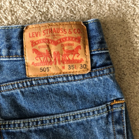 Men's LEVI Blue Jeans - Picture 5 of 5